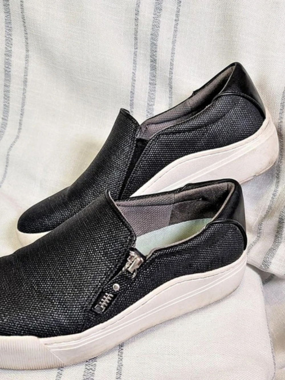 Dr. Scholl's Madison Cloud Zip Slip-On Sneaker Sneakers Black & White US 8M